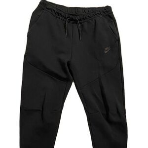 Black Nike Tech Sweatpants